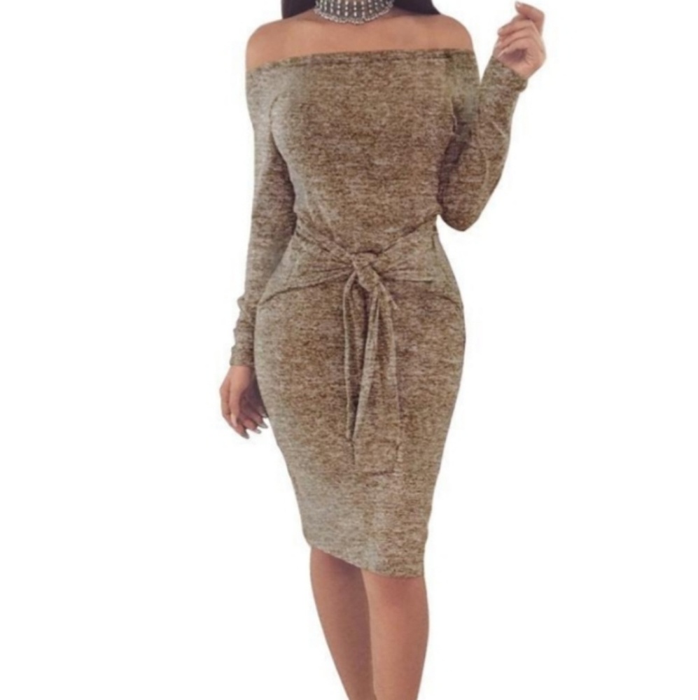 NWOT... sexy bodycon dress  with tie in the front